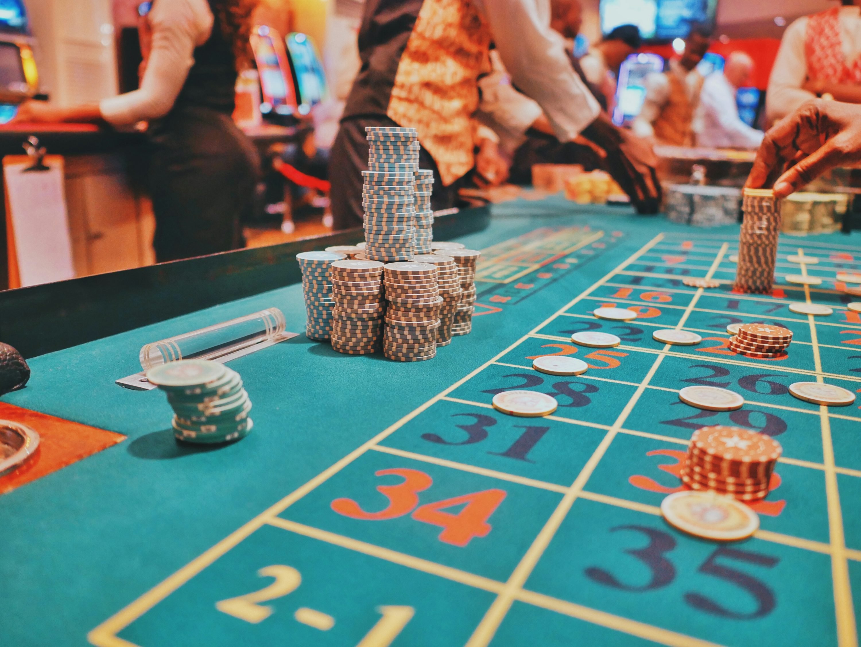 Sesi Roulette dealer langsung joker188 dengan multiple camera feed dan statistik real-time
